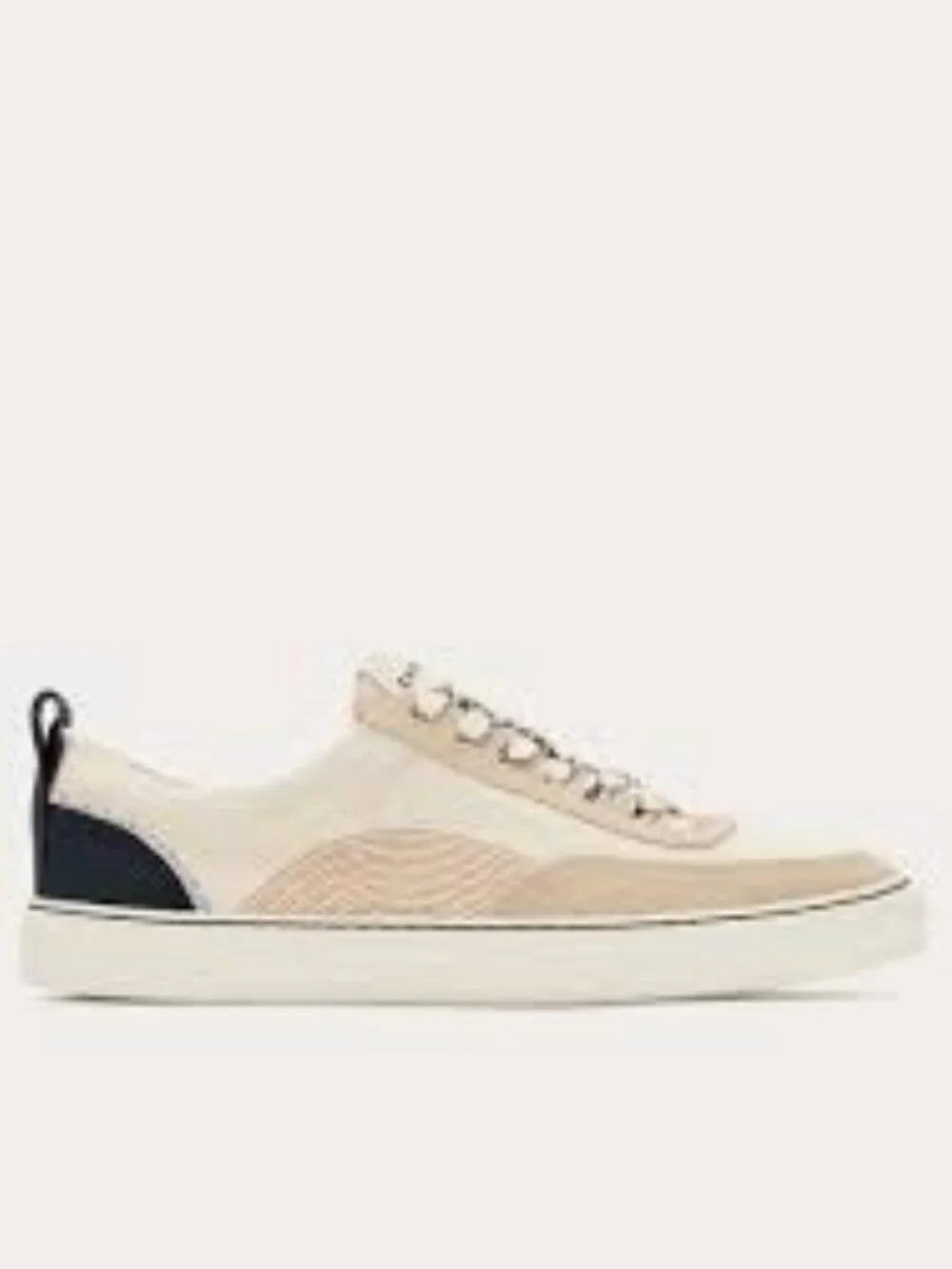 New/Never-Worn: The Tread-Bare Sneaker | Everlane (Women’s 10 / Men’s 8)